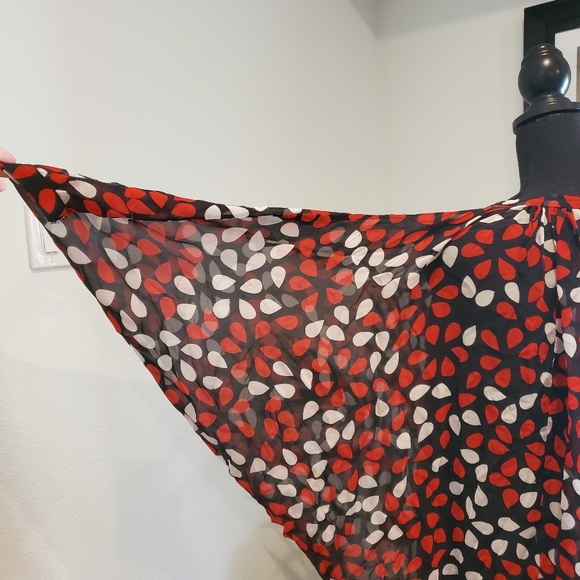 Diane von Furstenberg, Dress/Swimsuit Cover - Picture 3 of 5